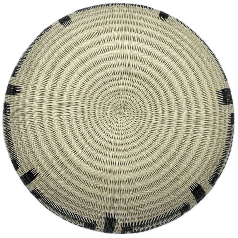 Woven Werregue Vase handmade in Colombia. Black and Beige. Bottom view. 